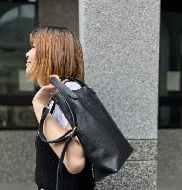 【不是小廢包是大廢包】黑色軟軟 手工牛皮 肩背 手提包